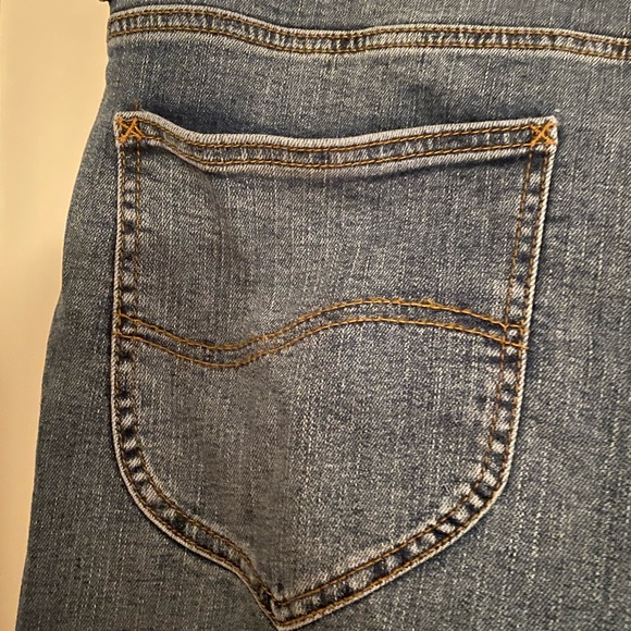 Lee Jeans Straight Taper 36x30 Great, jeans and very lightly used! - Picture 4 of 7